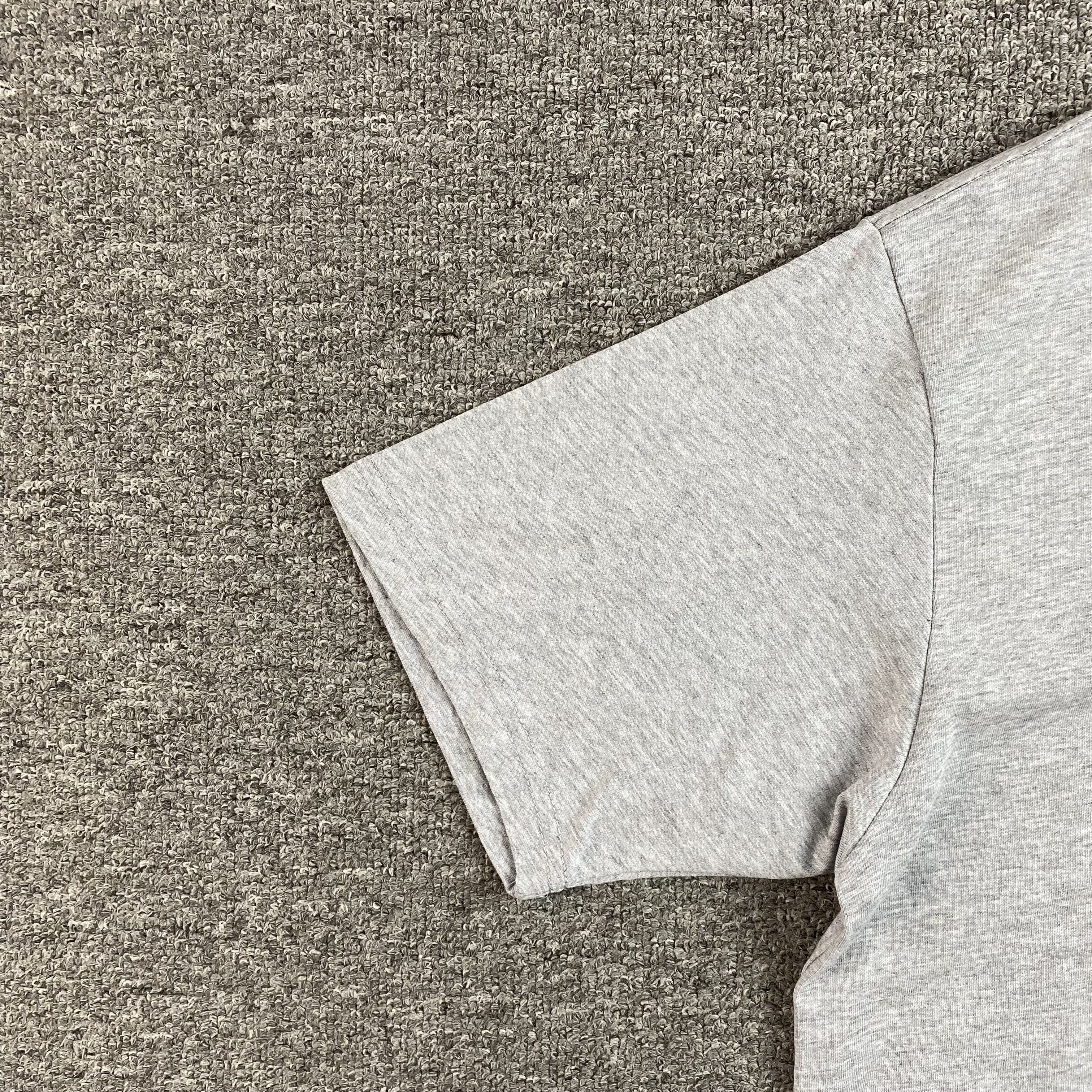 SYNA WORLD T-SHIRT GREY